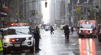 HELICÓPTERO SE ESTRELLA CONTRA RASCACIELOS EN MANHATTAN