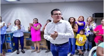 ALCALDE DE MAZATLÁN ENTREGA AIRES ACONDICONADOS EN ESCUELAS