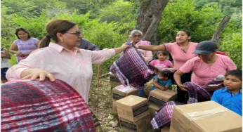 ALCALDESA DE CHOIX ENTREGA APOYOS EN LA ZONA SERRANA