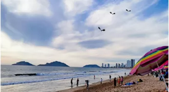 BAÑISTAS QUE NO RESPETEN LOS HORARIOS DE PLAYAS EN MAZATLÁN RECIBIRÁN SANCIONES