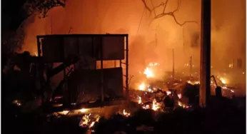 BOMBEROS CONTROLAN FUERTE INCENDIO EN LA COLONIA MARÍA ELENA GÓMEZ