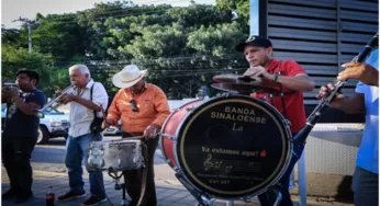 DIF SINALOA APOYA A MÚSICOS DE BANDA ENTREGÁNDOLES DESPENSAS ALIMENTARIAS 